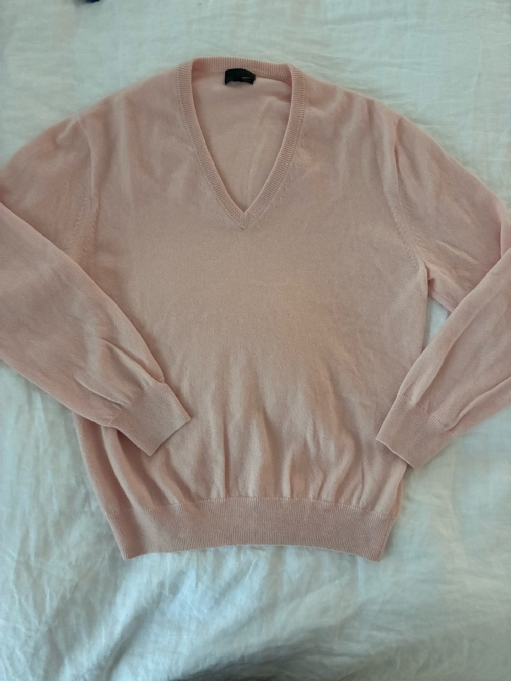 J. Crew Women's Italian cashmere V-Neck Sweater in Light Blush Pink - Picture 2 of 6